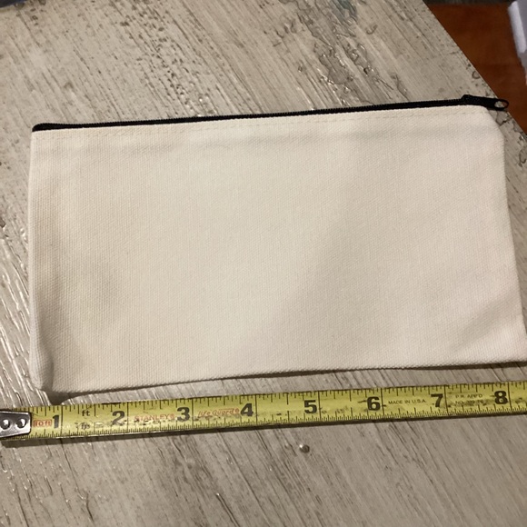 NWOT Cute Sewing Girl Canvas Pouch - Picture 2 of 2